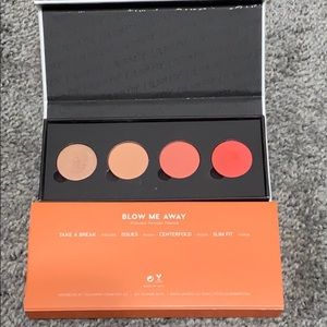 Colourpop - Blow me away palette